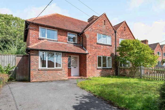 4 Bedroom Property To Rent In Kings Crescent, Lymington, SO41