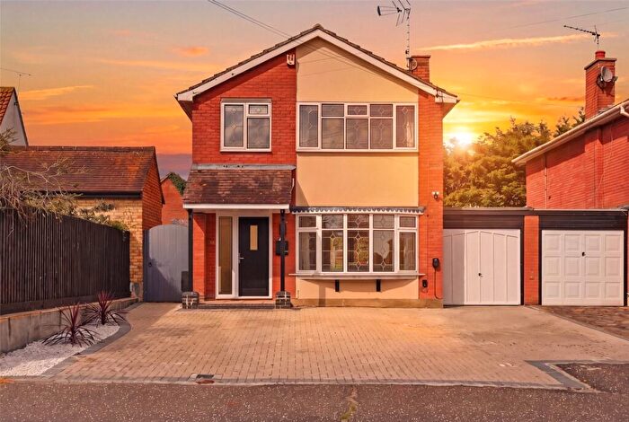 3 Bedroom Link Detached House For Sale In Albert Road, South Woodham Ferrers, Chelmsford, Essex, CM3