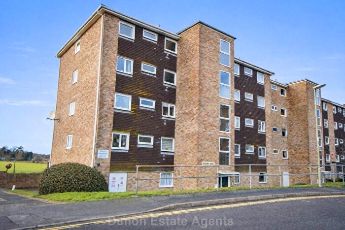 3 Bedroom Flat For Sale In Galemoor Avenue, Gomer, PO12