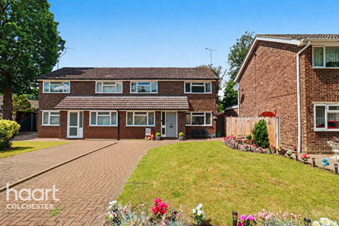 4 Bedroom Semi-Detached House For Sale In Gilderdale Close, Colchester, CO4