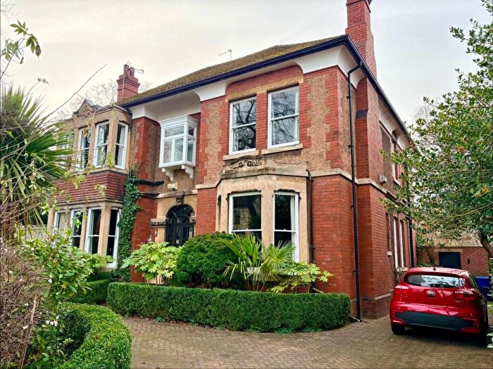 6 Bedroom Detached House For Sale In Avenue Road, Doncaster, DN2