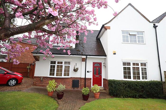 4 Bedroom Semi-Detached House To Rent In Ranelagh Road, Adeyfield, Hemel Hempstead, HP2