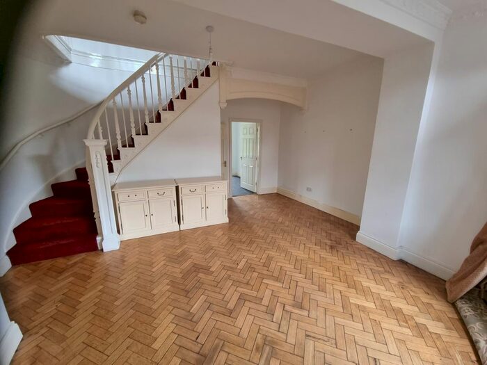 2 Bedroom Property To Rent In Rose Brow, Woolton, Liverpool, L25