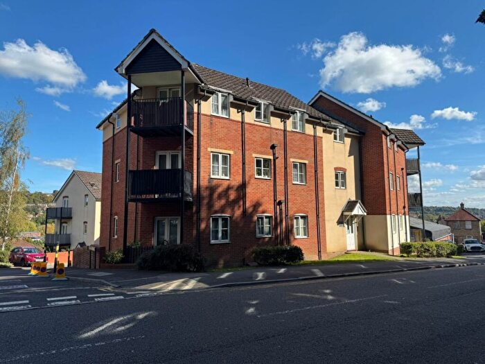 2 Bedroom Apartment To Rent In Dashwood Avenue, HP12