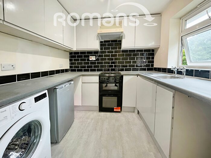 2 Bedroom Flat To Rent In Cibbons Road, Chineham, Basingstoke, RG24