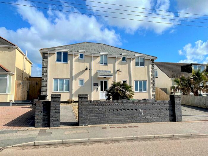 2 Bedroom Flat To Rent In Treloggan Road, Newquay, TR7