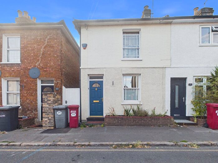 2 Bedroom End Of Terrace House For Sale In Alpha Street South, Slough, Berkshire, SL1