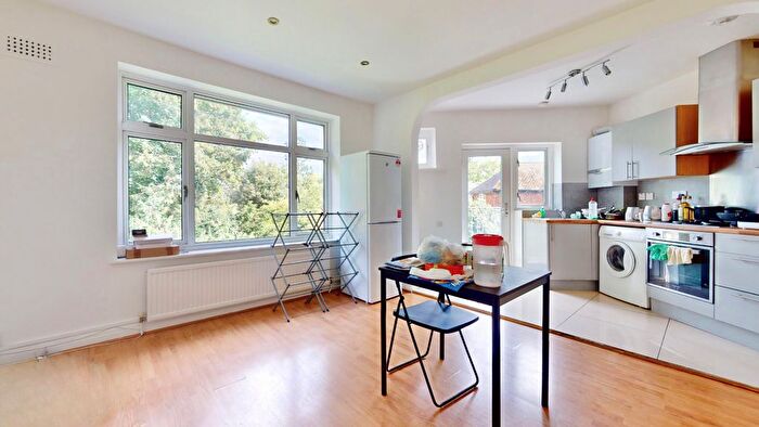 3 Bedroom Flat To Rent In Page Street, London, NW7