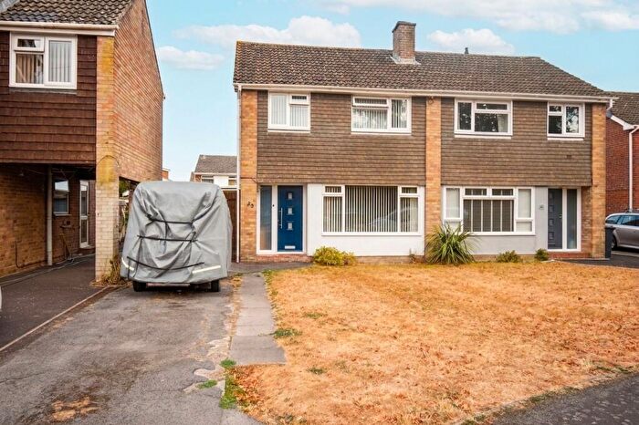 3 Bedroom Semi Detached House For Sale In Highfield Road, Chandler's Ford, SO53