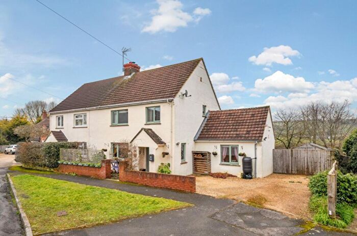 3 Bedroom Semi-Detached House For Sale In Ham Close, Aughton, ., SN8