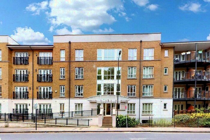 2 Bedroom Apartment To Rent In St George's Way, Peckham, London, SE15