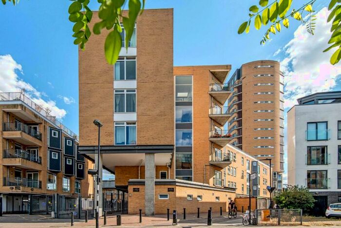 2 Bedroom Flat To Rent In Martello Street, London Fields, E8