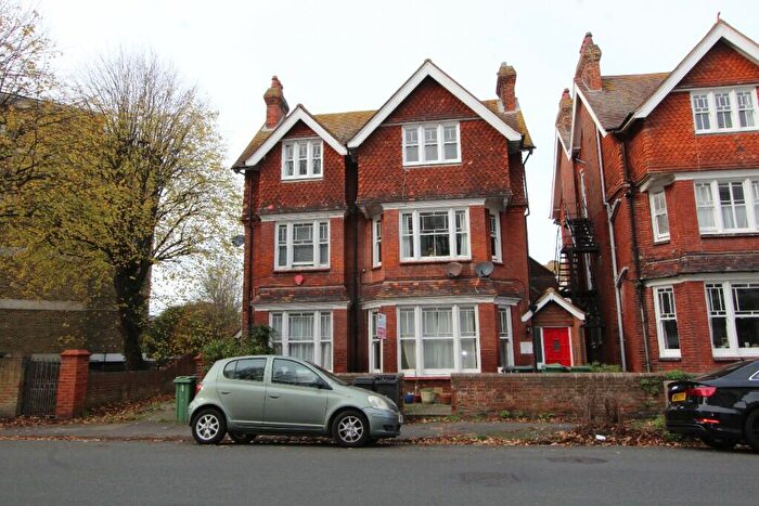 1 Bedroom Flat To Rent In Compton Street, Eastbourne, East Sussex, BN21