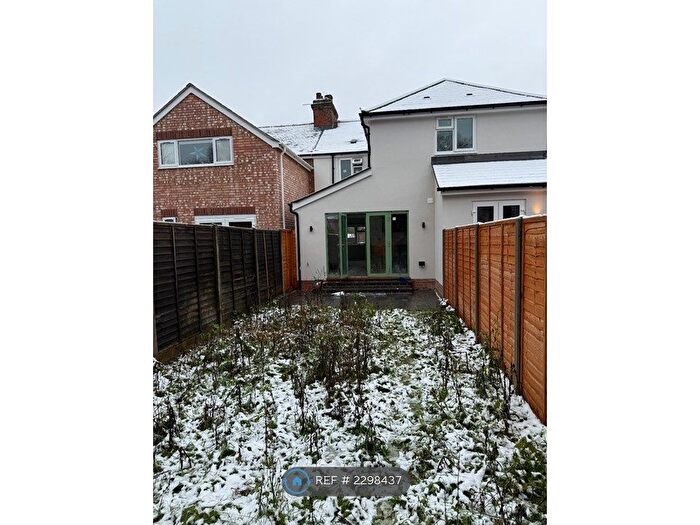 3 Bedroom Terraced House To Rent In Hollow Way, Cowley, Oxford, OX4