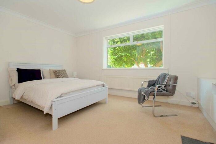 3 Bedroom Semi-Detached House To Rent In Jackson Road, Summertown **Hmo/Student Property **, OX2