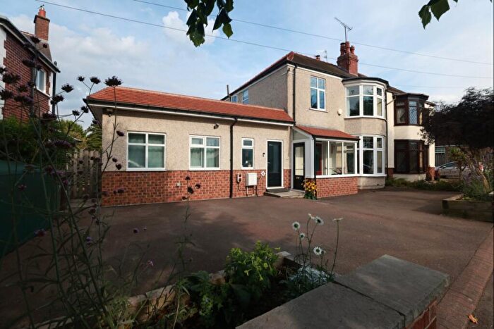 4 Bedroom Semi-Detached House For Sale In Folds Crescent, Sheffield, S8