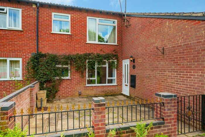 2 Bedroom Apartment To Rent In Abingdon, Oxfordshire, OX14