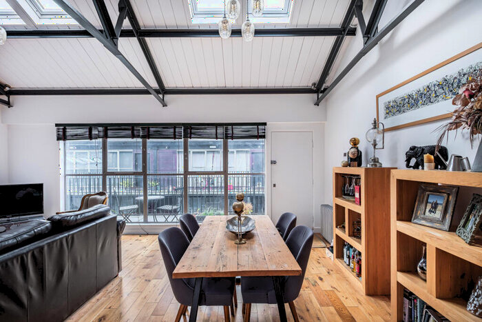 2 Bedroom Apartment To Rent In Pump House, Canada Water, SE16