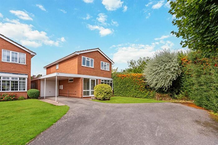 3 Bedroom Detached House For Sale In Abbots Close, Knowle, B93