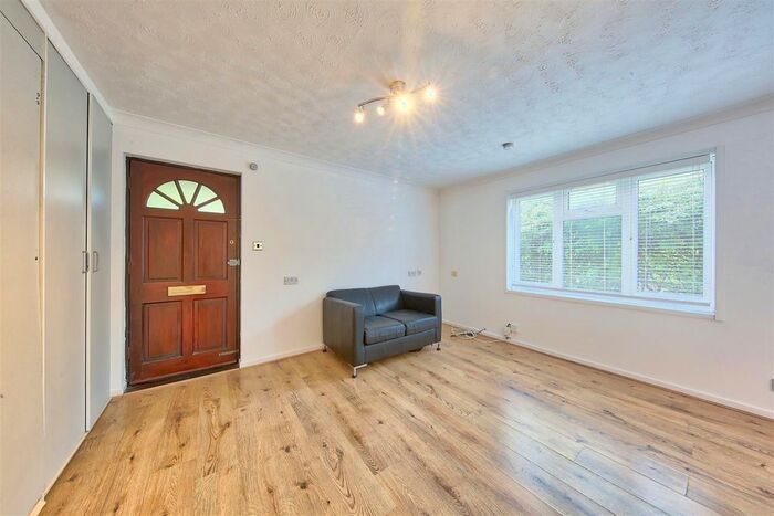 Studio To Rent In Keats Close, Colliers Wood, London SW19