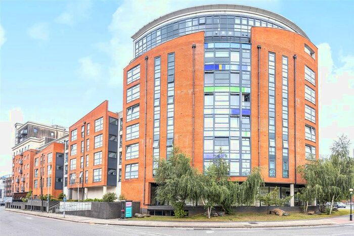 2 Bedroom Flat To Rent In Kennet Street, Reading, Berkshire, RG1