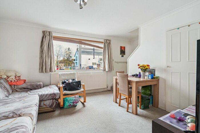 2 Bedroom Apartment For Sale In St Peters Court, High Street, Chalfont St. Peter, Buckinghamshire, SL9
