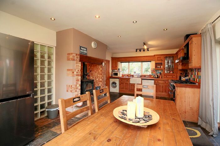 4 Bedroom Detached Bungalow For Sale In Glenfield Frith Drive, Glenfield, LE3