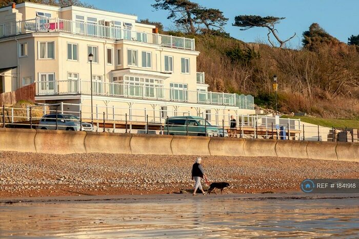 2 Bedroom Flat To Rent In The Beach, Totland Bay, PO39