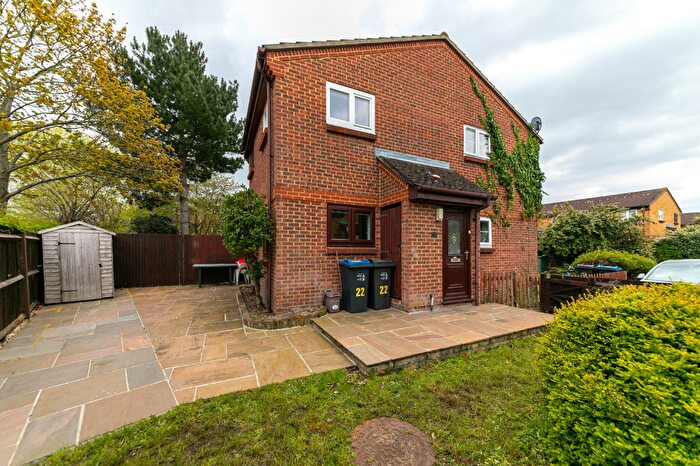 1 Bedroom End Terrace House For Sale In Spring Grove, Mitcham, CR4