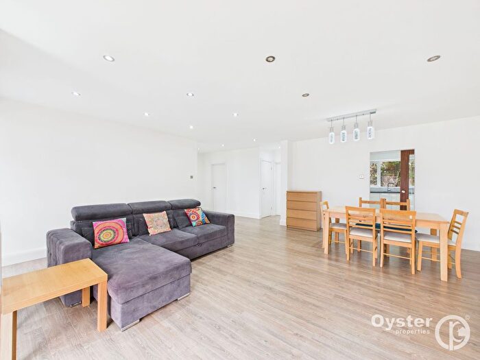 3 Bedroom Flat To Rent In White House Drive, Stanmore, HA7