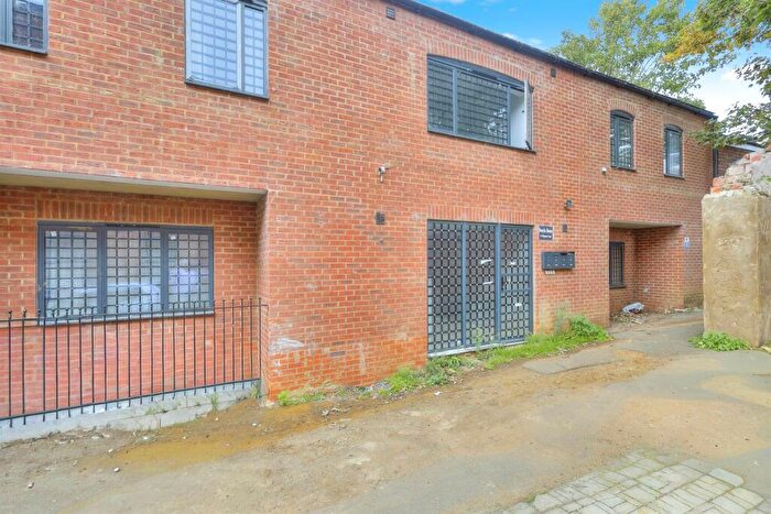 1 Bedroom Apartment For Sale In Chequers Lane, Wellingborough, NN8