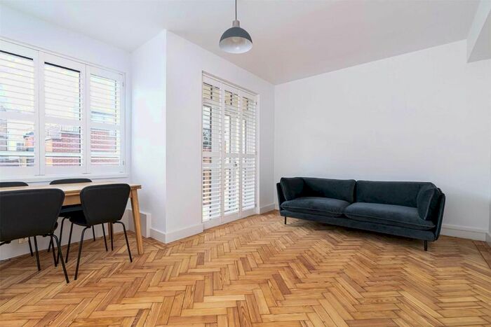 2 Bedroom Flat To Rent In Old Gloucester Street, London, WC1N