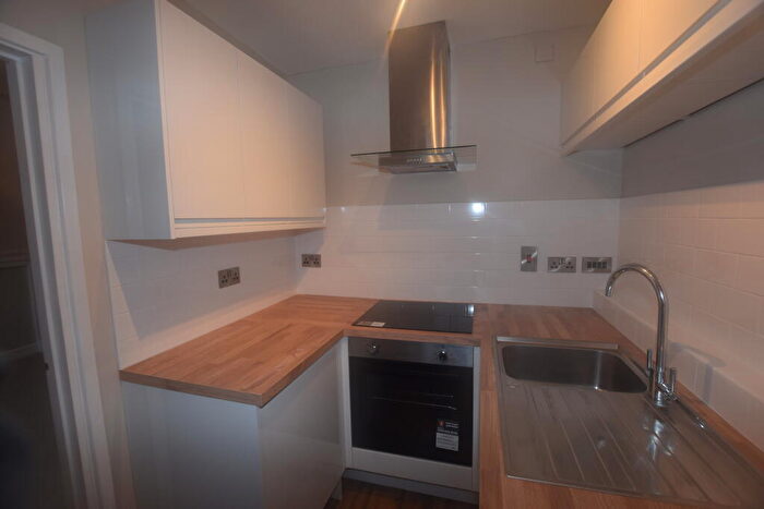 1 Bedroom Flat To Rent In Walcot Parade, Bath, BA1