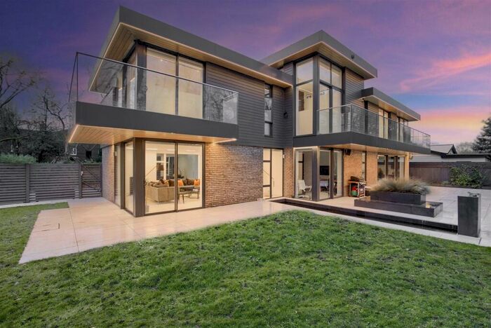 5 Bedroom Detached House For Sale In Chapel Lane, Letty Green, SG14