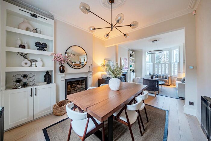 3 Bedroom Semi-Detached House For Sale In Dinsdale Road, Blackheath, London, SE3