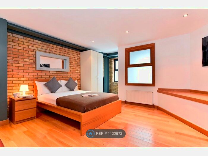 2 Bedroom Flat To Rent In Winchester House, London, SE1