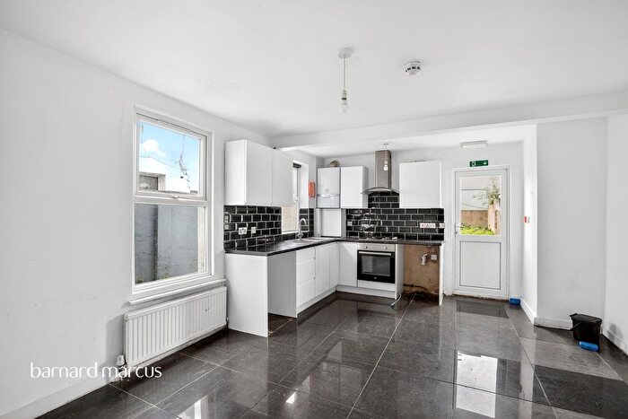 5 Bedroom Terraced House For Sale In Kidderminster Road, Croydon, CR0