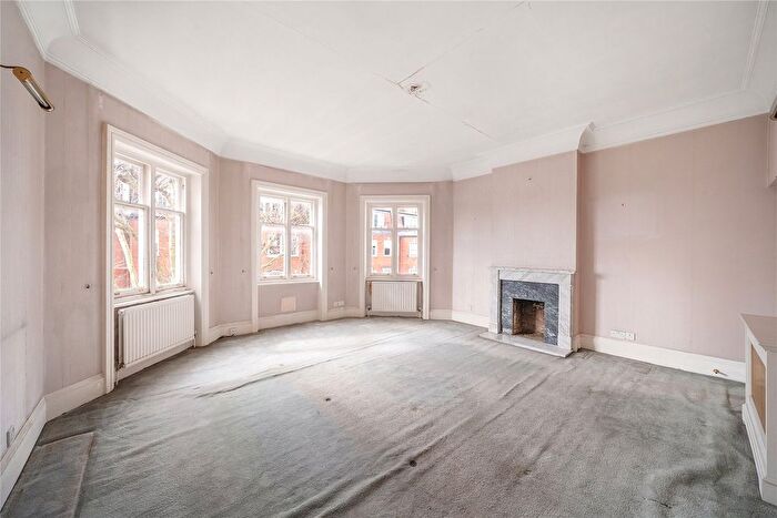 1 Bedroom Flat For Sale In Sloane Court East, London, SW3