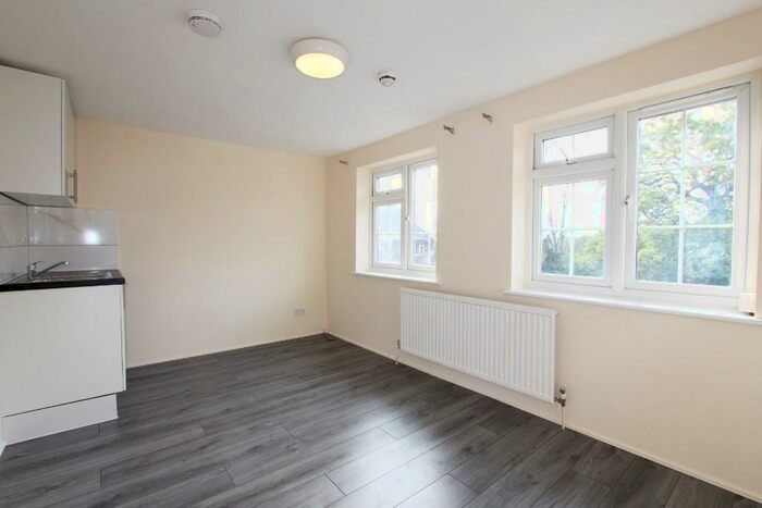 Studio To Rent In Tanworth Close, Northwood, Middlesex, HA6