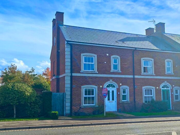 3 Bedroom End Of Terrace House To Rent In Portland Terrace, Hale Road, Farnham, GU9