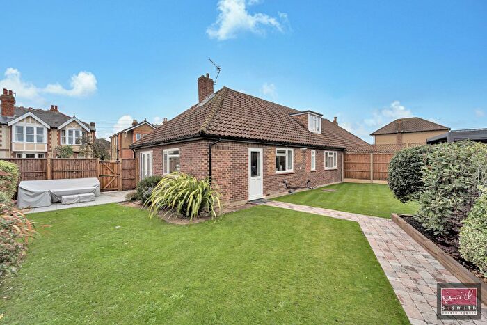 3 Bedroom Semi Detached Bungalow For Sale In Chesterfield Road, Ashford, TW15