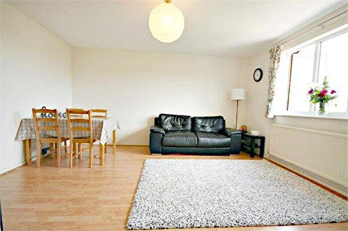 2 Bedroom Flat For Sale In Cornmow Drive, Dollis Hill, NW10