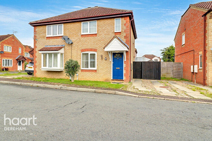 2 Bedroom Semi-Detached House For Sale In Hunters Oak, Watton, IP25