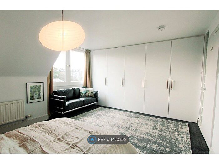 2 Bedroom Flat To Rent In Gloucester Drive, London, N4