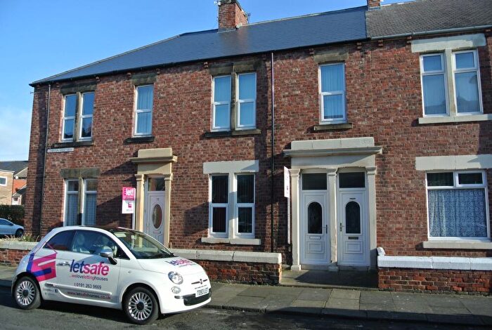 3 Bedroom Flat To Rent In Chirton West View, North Shields, **Low Move In Costs **, NE29