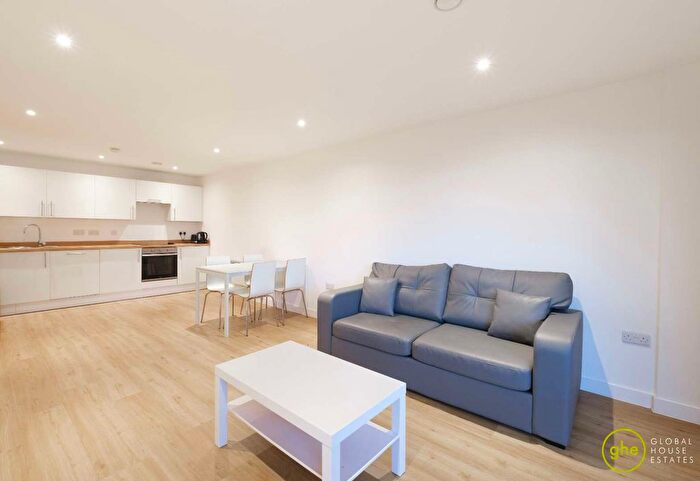 2 Bedroom Flat To Rent In The Plaza, Manchester, Uk, M4