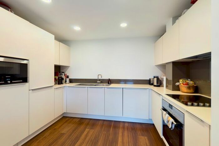 1 Bedroom Flat To Rent In Market Road, Islington, N7