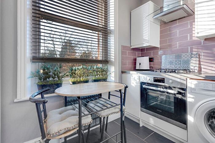 2 Bedroom Flat For Sale In Castle Hill Avenue, Folkestone, CT20