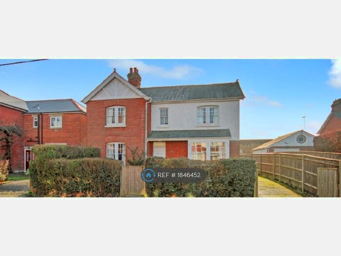 3 Bedroom Detached House To Rent In Park Road, Fordingbridge, SP6