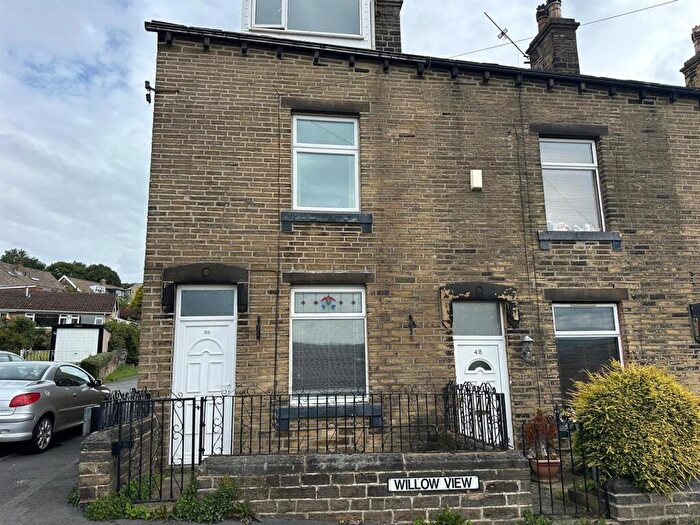 2 Bedroom End Of Terrace House To Rent In Willow View, Sowerby Bridge, HX6